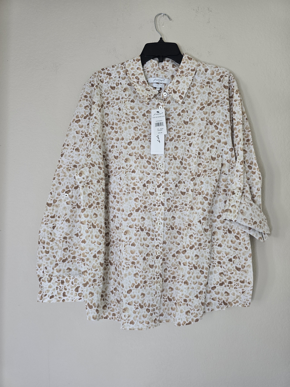 Foxcroft Womens Zoey Long Sleeve Roll Tab Watercolor Giraffe Print Plus Sz 22W